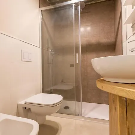 Sp15 -isola- Super Large Daire