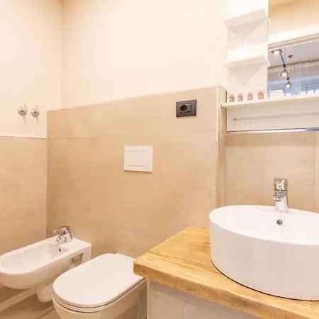 Sp15 -isola- Super Large Apartment